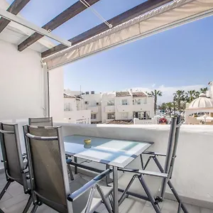 En Puerto Marina Apartment